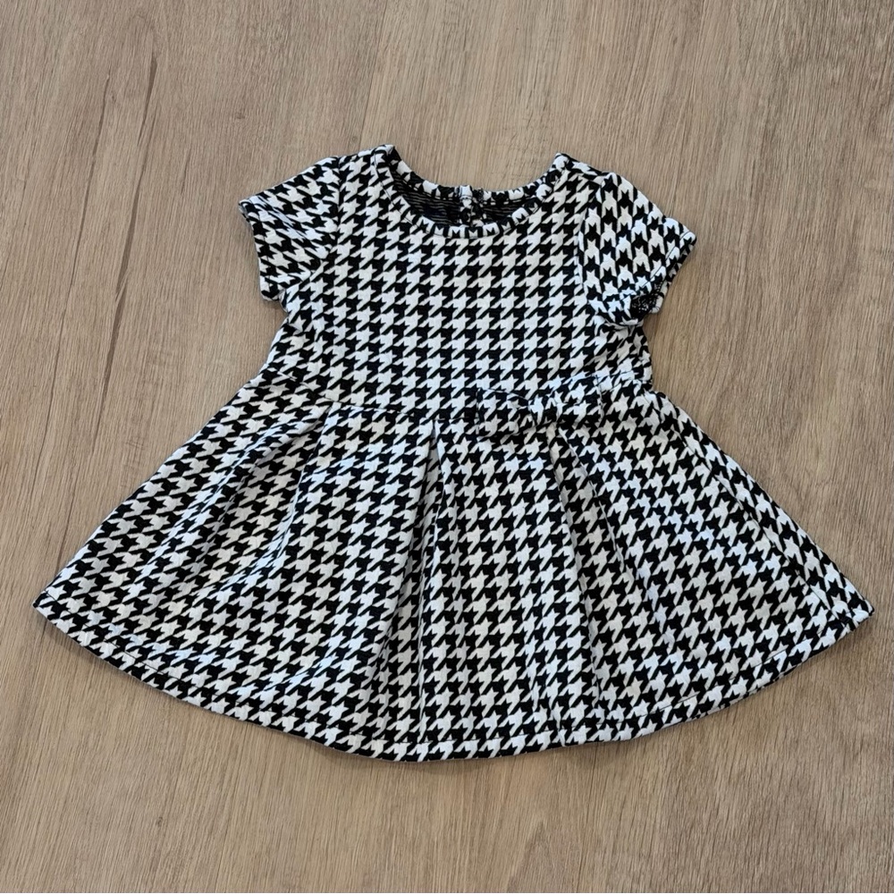 The Children’s Place Girls 12-18M Black & White Houndstooth Dress